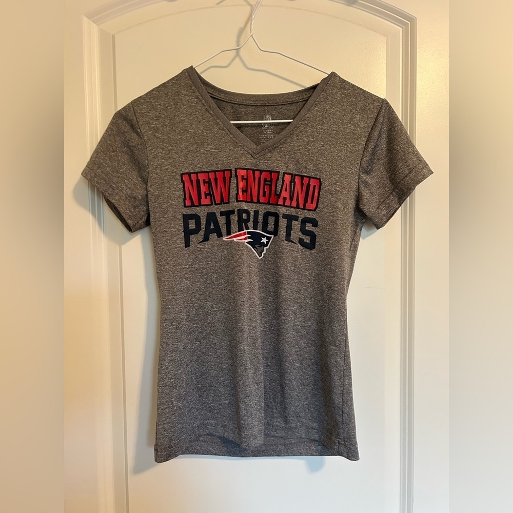 NFL New England Patriots Gray Short Sleeve fitted Tee